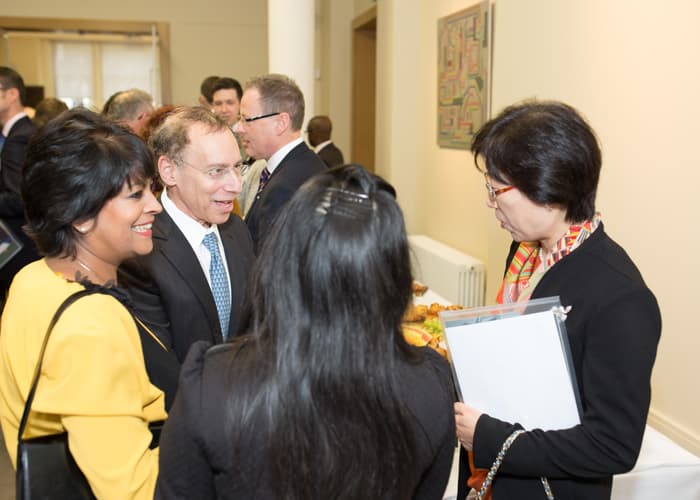 Dr Langer meets guests at the 2015 QE Prize Presentation
