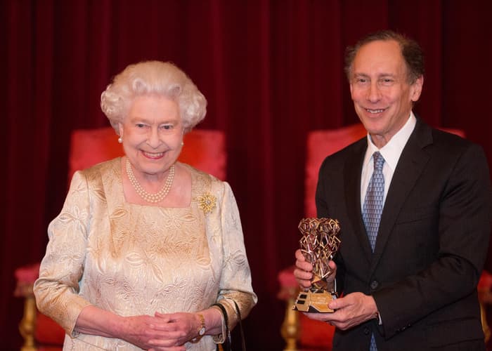 HM The Queen and Dr Robert Langer at the 2015 QEPrize Presentation