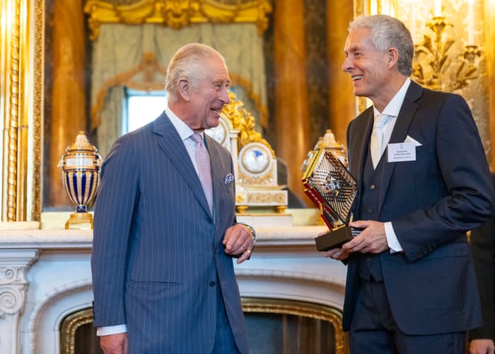 His Majesty King Charles III and Professor Andrew Blakers  Photograph: Jason Alden/QEPrize