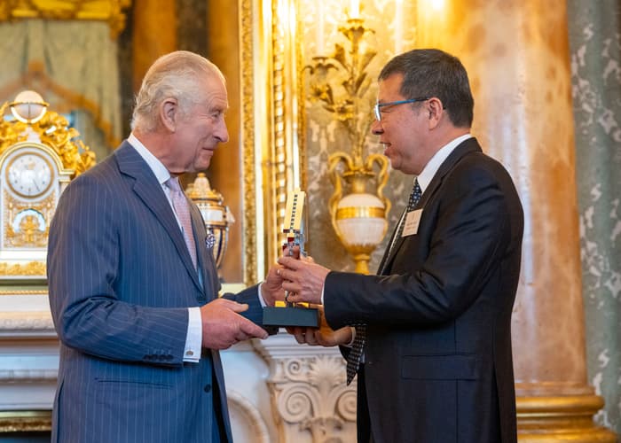 His Majesty King Charles III and Dr Jianhua Zhao  Photograph: Jason Alden/QEPrize