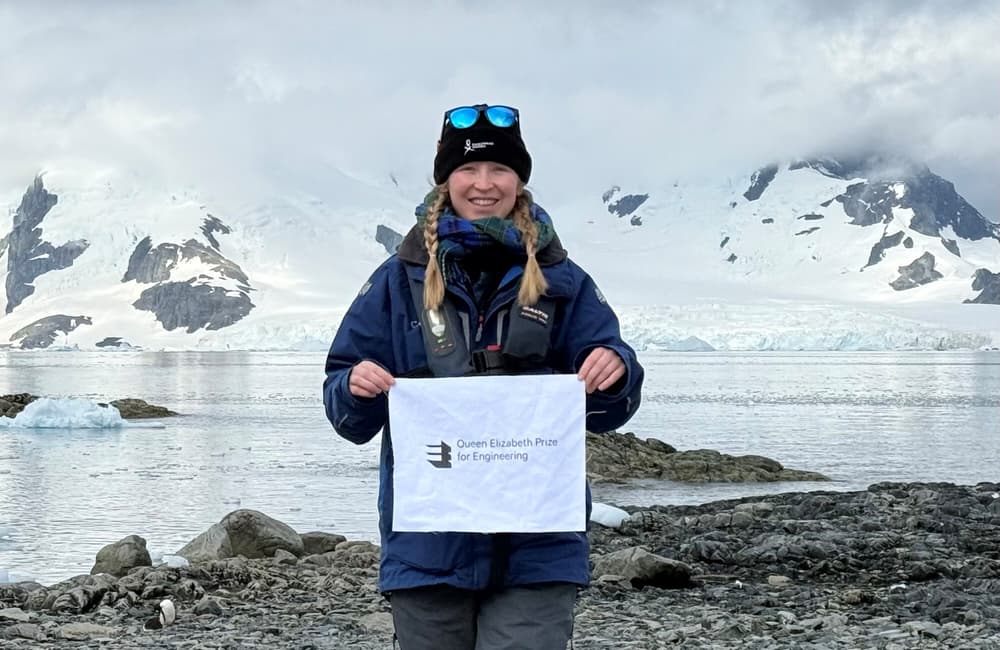 Susan QE Prize Flag Photo Alice Clark